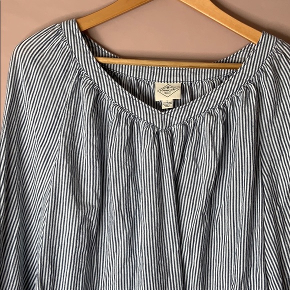 2-TONE LIGHT BLUE ‘St. John’s Bay’ TOP! - Picture 2 of 6